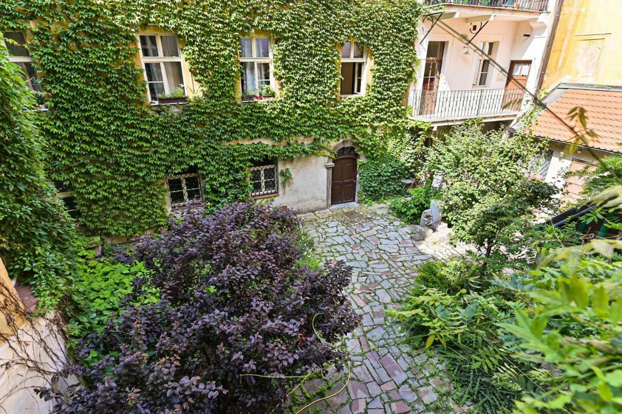 Apartment Nebovidy I - Historic Centre - Terrace - Air Conditioning Prag Exterior foto